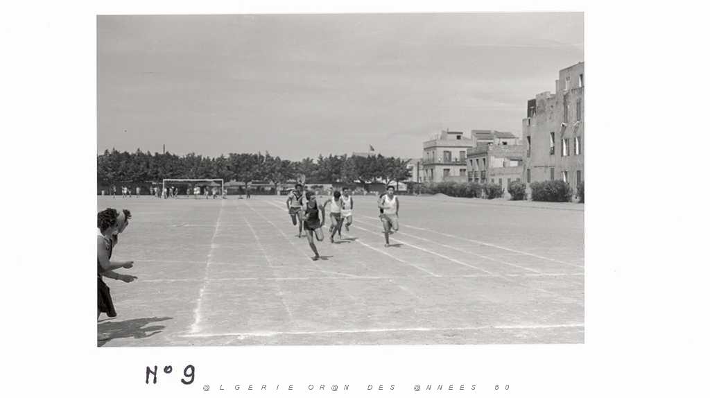 01 OSSU ORAN STADE MAGENTA 1958 1961 x0010.jpg
